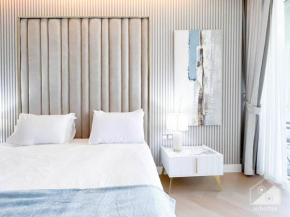 Luxury at the Dubai Mall residences with Balcony & View